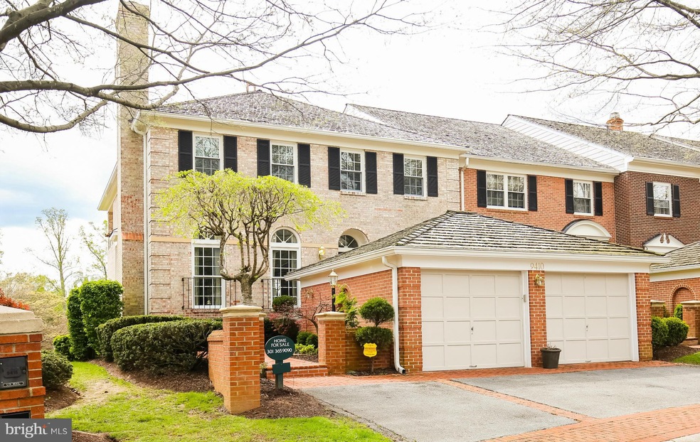 9410 Turnberry Dr, Potomac, MD 20854 - photo 1