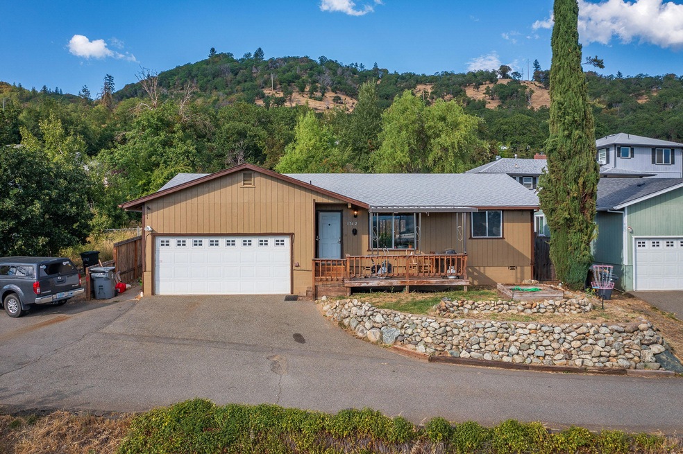 1762NEFoothillBlvd-001