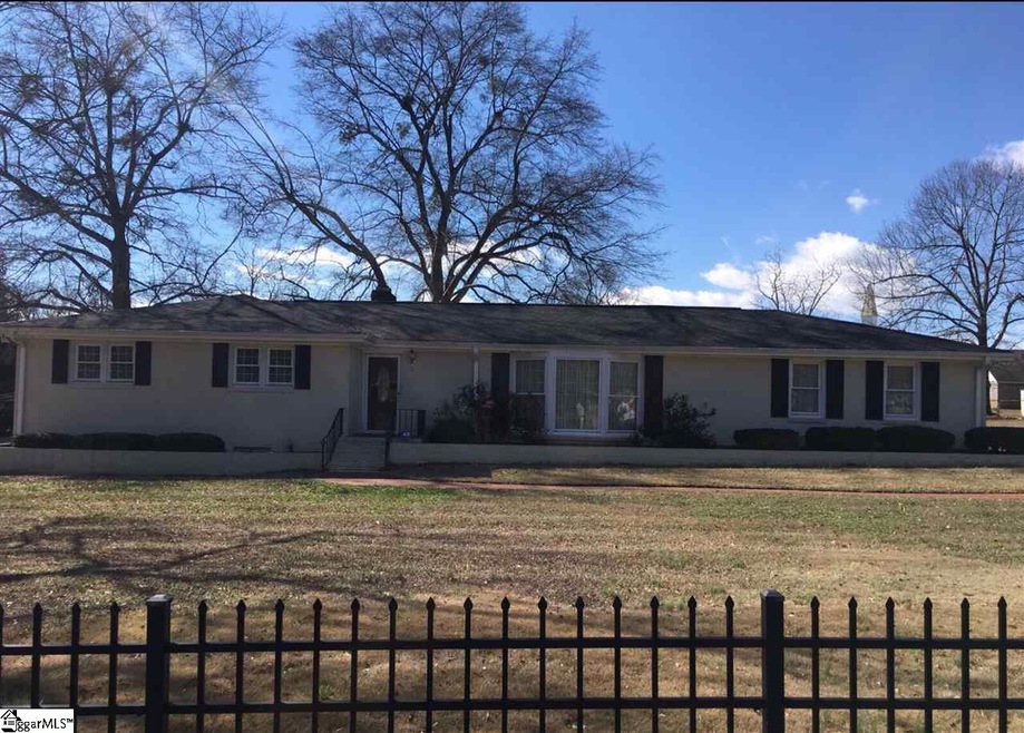 111 Ivy Dr, Simpsonville, SC 29680 - photo 1