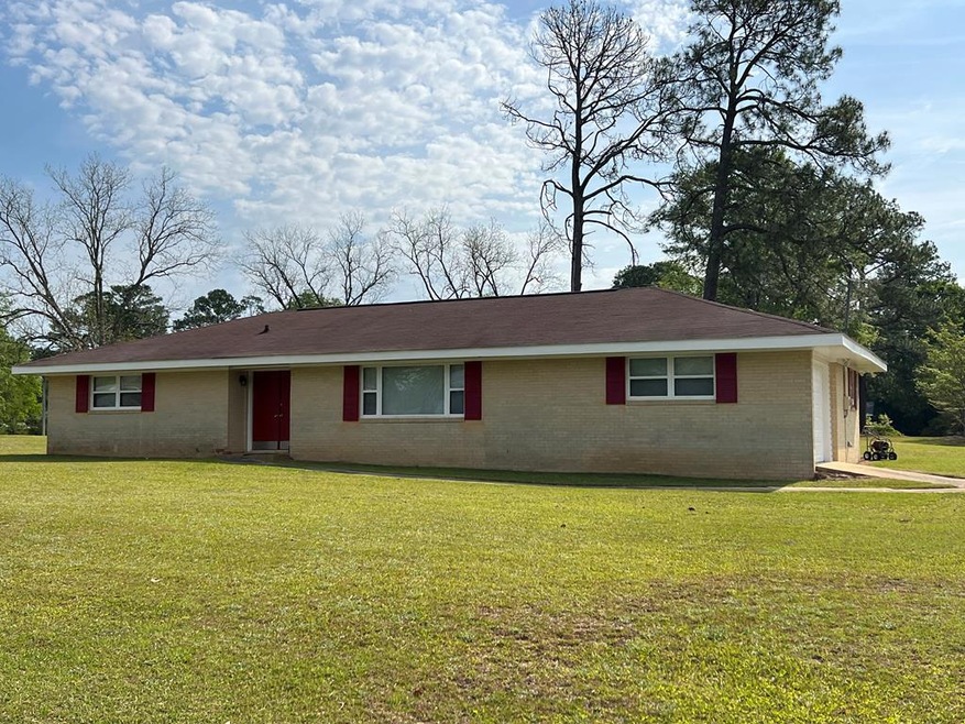 709 Mullins St, Dothan, AL 36301 - photo 1