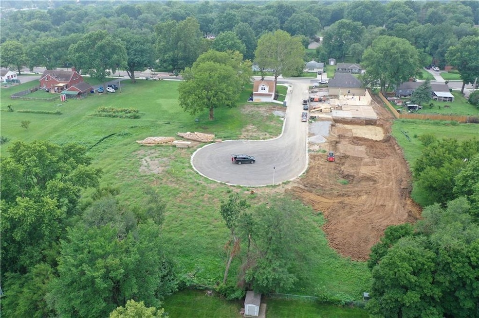 11002 W 55th Terrace, Shawnee, KS 66203 - photo 1