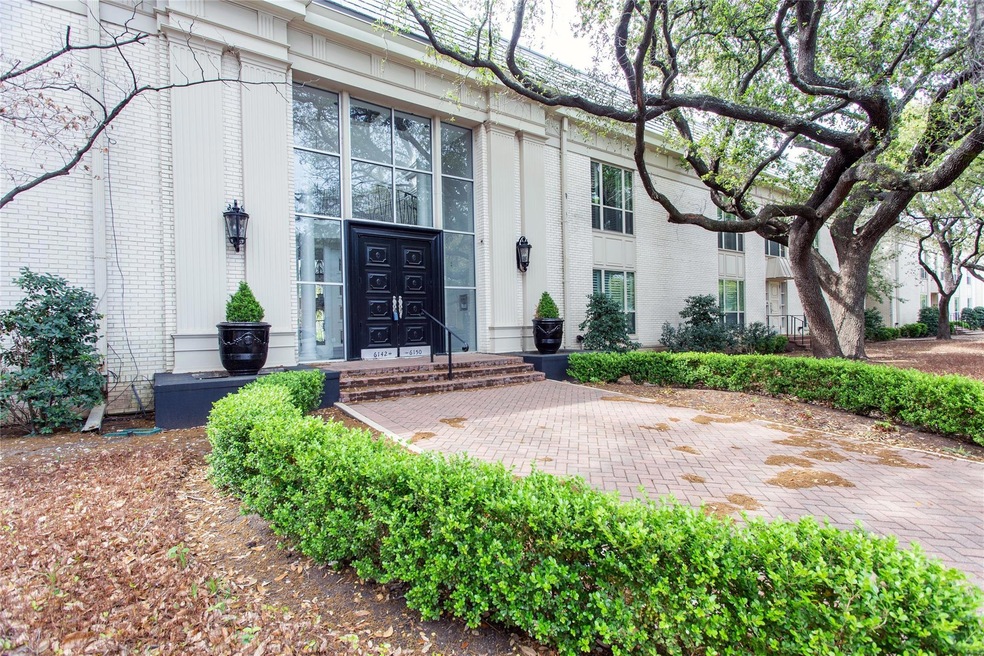 Come see this beautiful first-floor unit at 6148 A