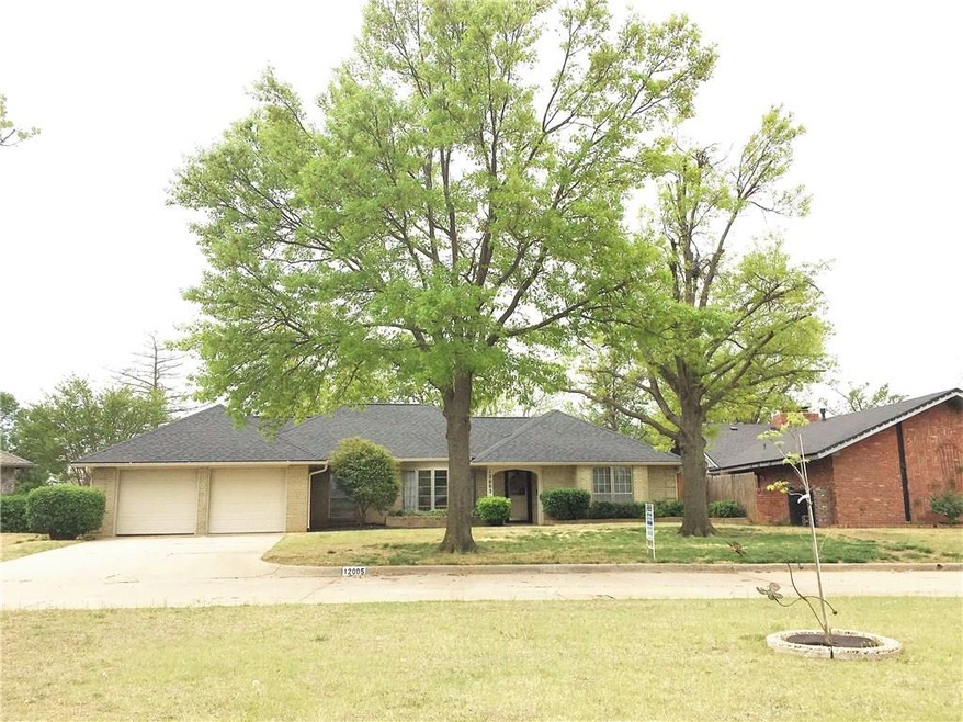 12005 Camelot Ct, Oklahoma City, OK 73120 - photo 1