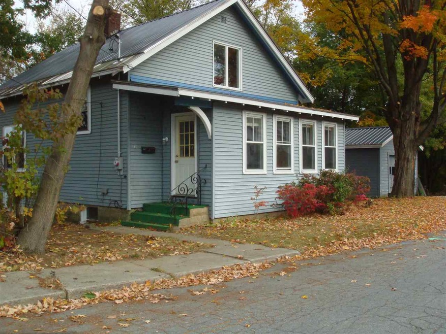 17 Edgewood St, Claremont, NH 03743 - photo 1