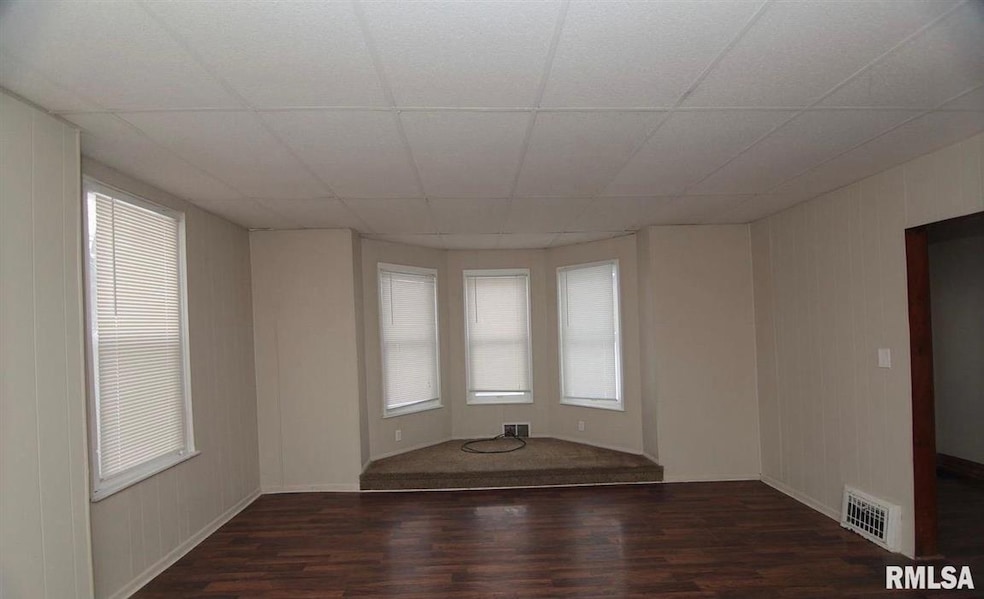 1226 N Sturdevant St, Davenport, IA 52804 - photo 1