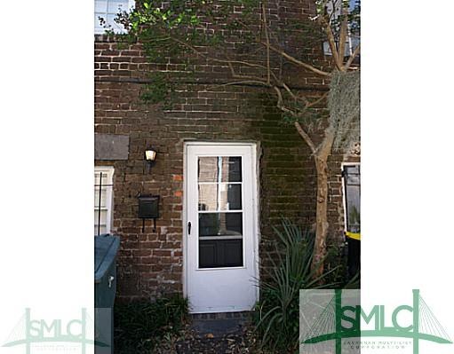 121 W Charlton Ln, Savannah, GA 31401 - photo 1