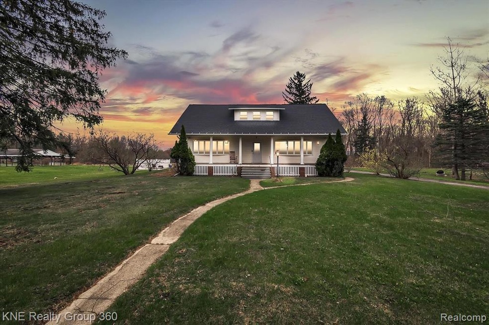 01-11057-Maple-Rd-WindowStill-Real-Estate-Photogra
