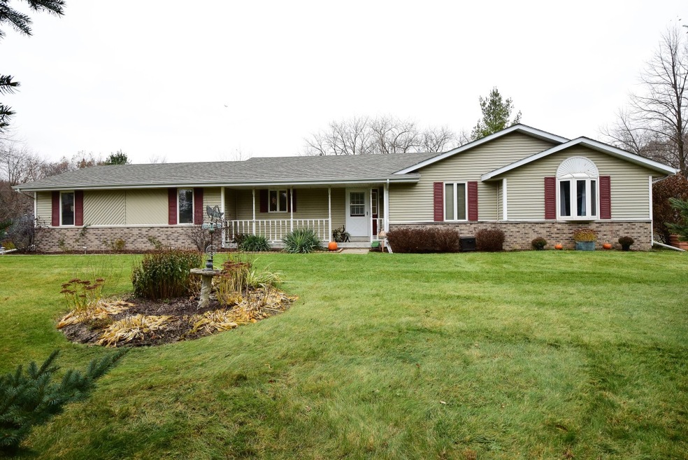 Beautiful house and yard