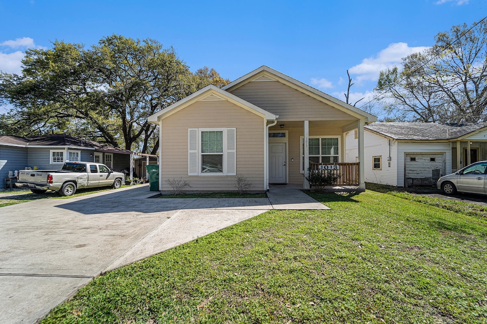 Charming single-story home with a quaint front por