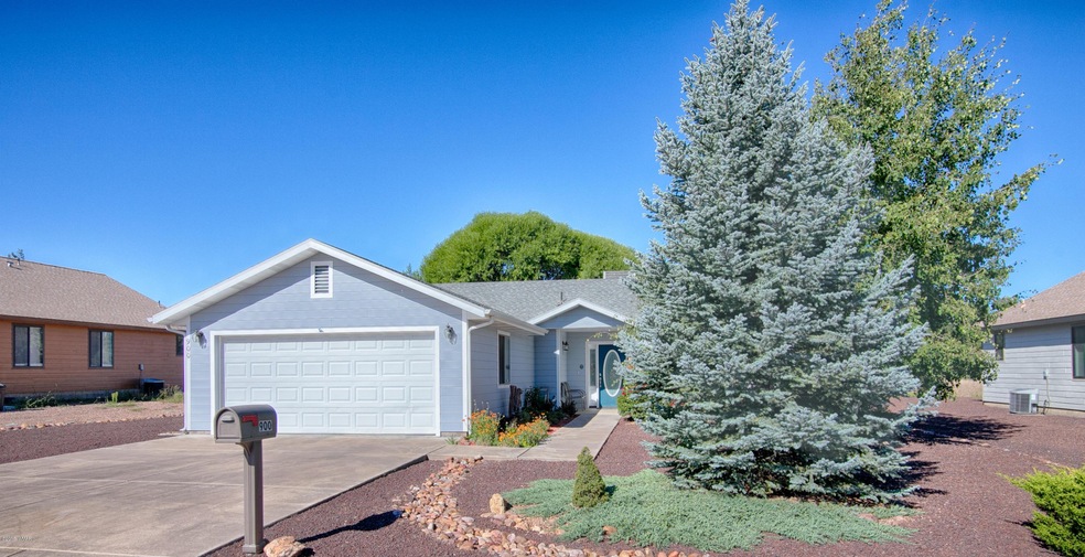 900 S Hunters Run, Show Low, AZ 85901 - photo 1