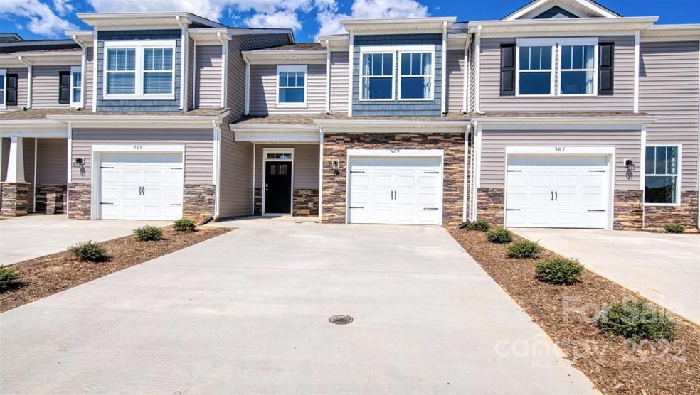 82 Creekview Rd, Hendersonville, NC 28792 - photo 1