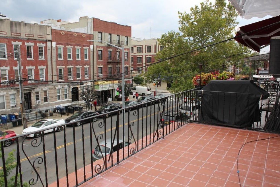 44-13 25th Ave unit 2, Astoria, NY 11103 - photo 1