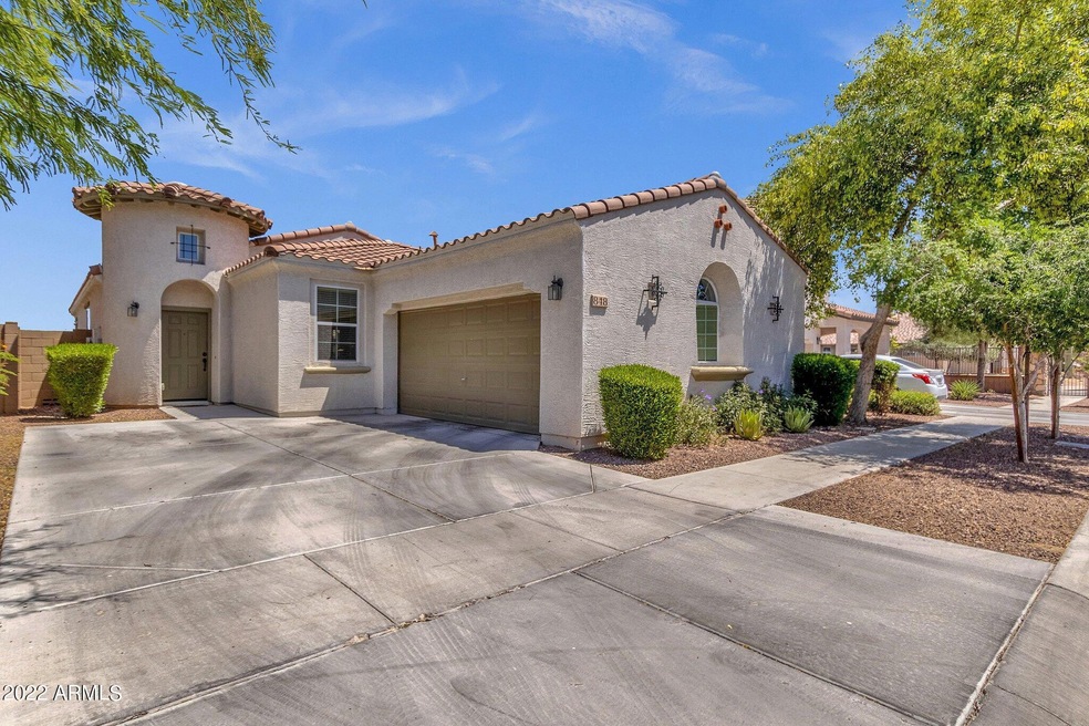 4-web-or-mls-848-constance-way