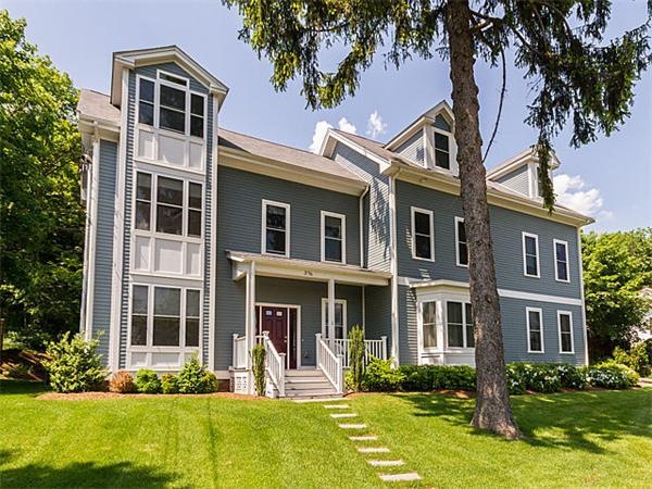 376 Waverley Oaks Rd unit 1, Waltham, MA 02452 - photo 1