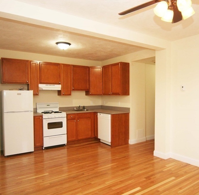1054 Cambridge St unit 4R, Cambridge, MA 02139 - photo 1