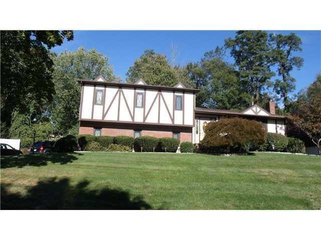 2 Sasson Terrace, Valley Cottage, NY 10989 - photo 1