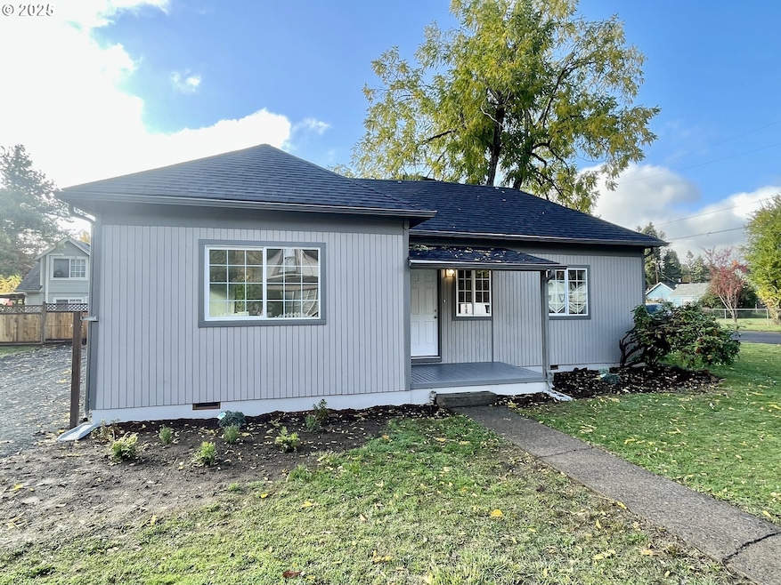 1039 Chestnut Ave, Cottage Grove, OR 97424 - photo 1