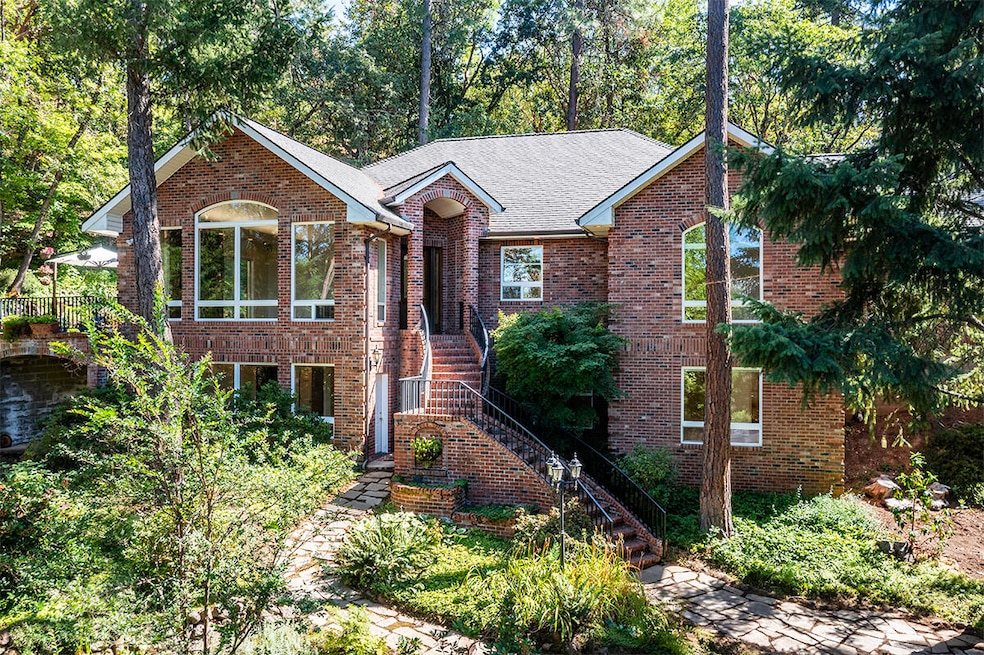 855 Wells Fargo Loop, Jacksonville, OR 97530 - photo 1