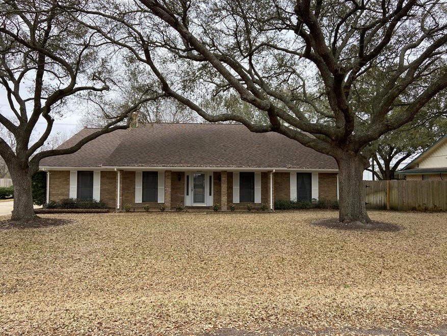 1715 Longhorn Ave, Bay City, TX 77414 - photo 1