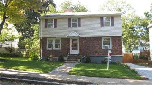 211 Renfrew St, Arlington, MA 02476 - photo 1