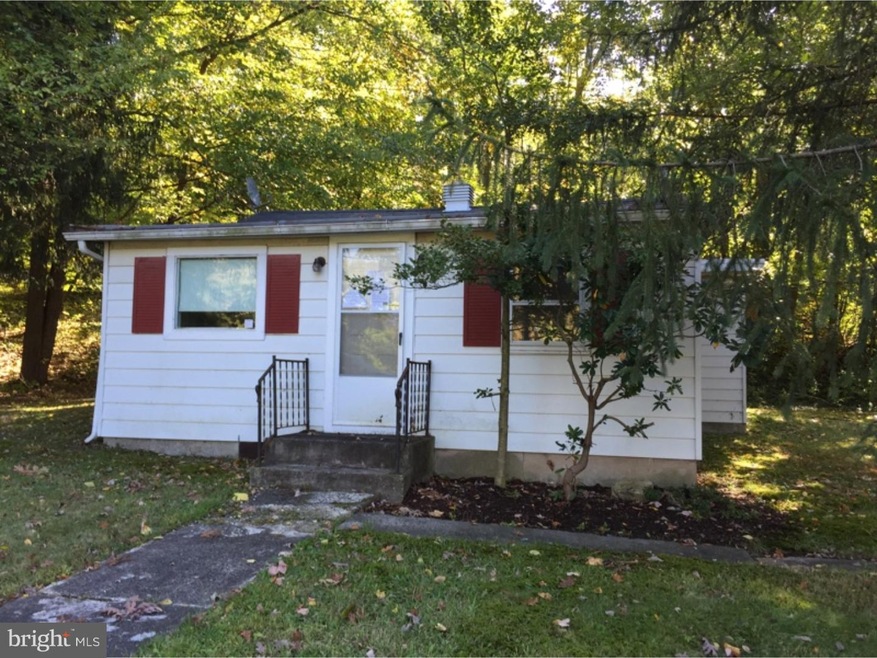 7991 Chestnut St, Hereford, PA 18056 - photo 1