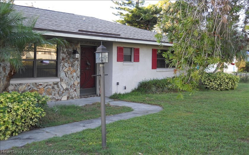 109 Danbar Dr, Lake Placid, FL 33852 - photo 1