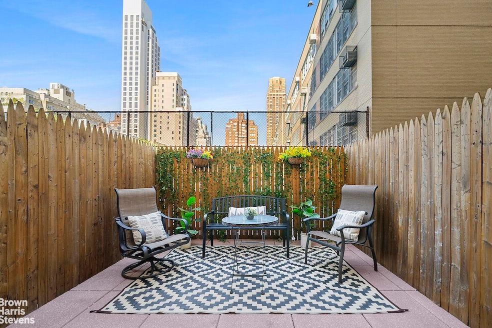 The Eastmore unit 1U, New York, NY 10021 - photo 1