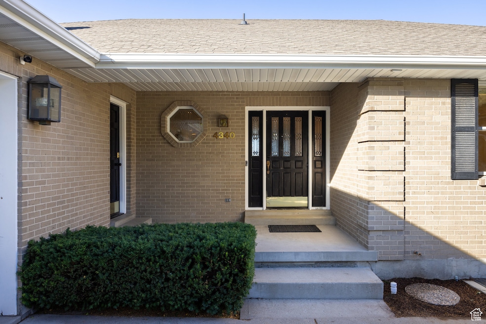 4340 S Lynne Ln, Holladay, UT 84124 - photo 1