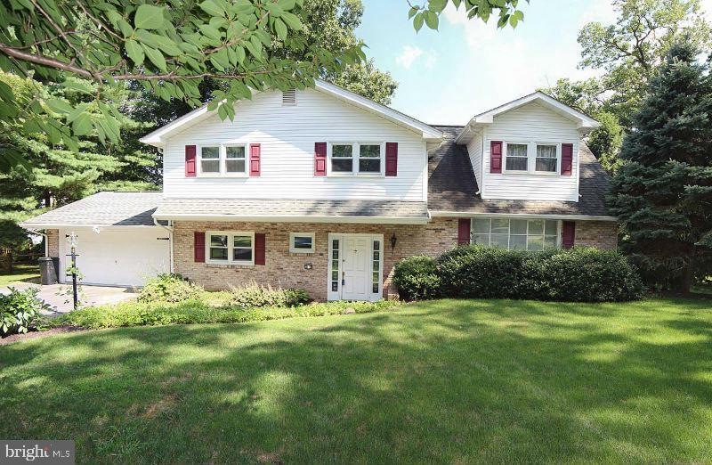 6 Lehoy Forest Dr, Leola, PA 17540 - photo 1