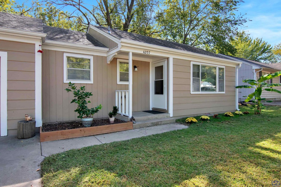 4207 SW 23rd St, Topeka, KS 66614 - photo 1