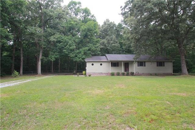 800 Gilley Cir, Manchester, TN 37355 - photo 1