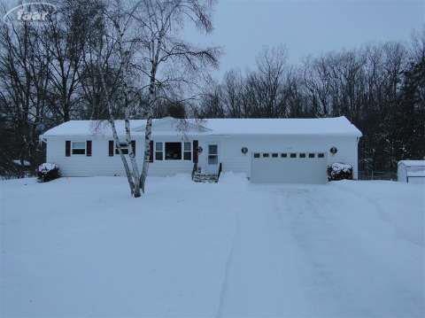 12095 N Elms Rd, Clio, MI 48420 - photo 1