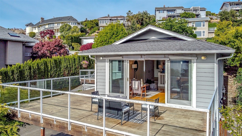 Sold $979,950 • Co-Listing Agent