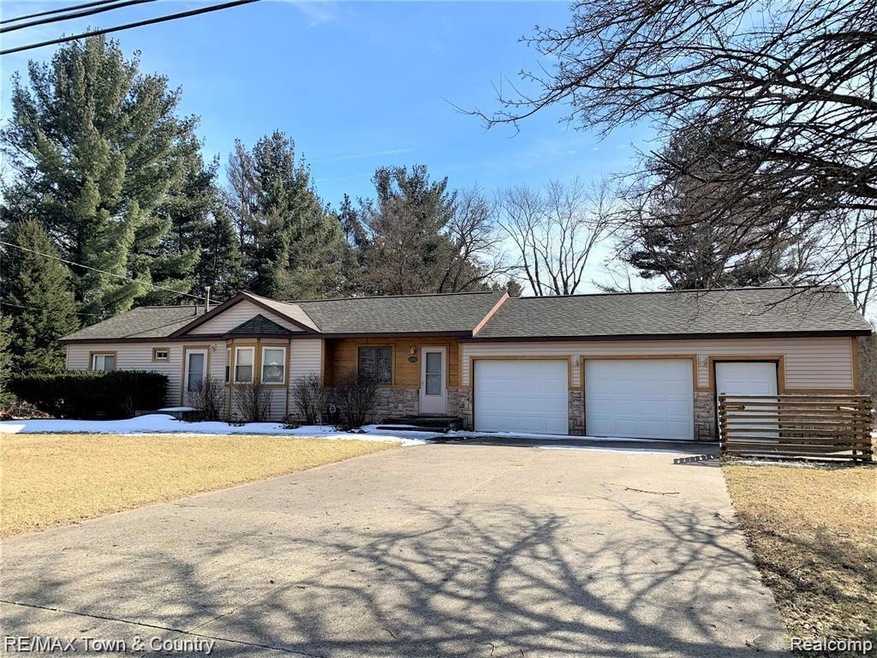 5483 W Frances Rd, Clio, MI 48420 - photo 1