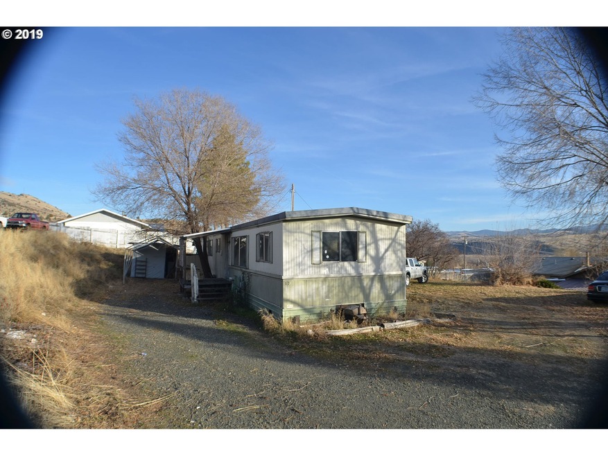 450 Thompson Ave, Mount Vernon, OR 97865 - photo 1