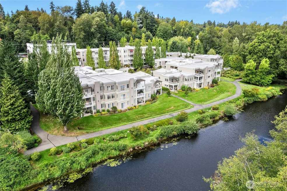 Community Sammamish River frontage.