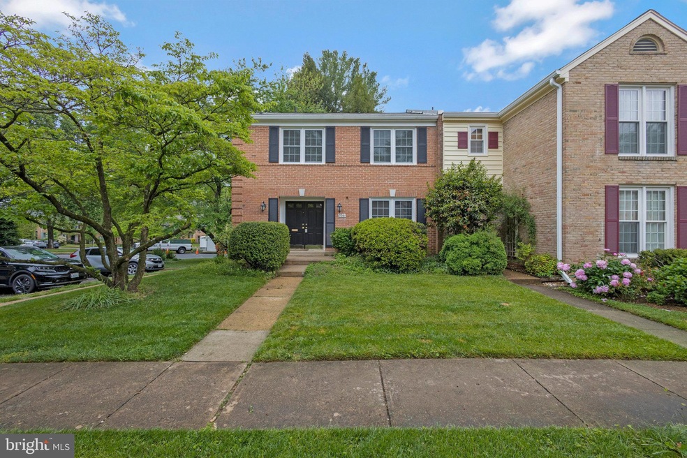 2061 Hopewood Dr, Falls Church, VA 22043 - photo 1