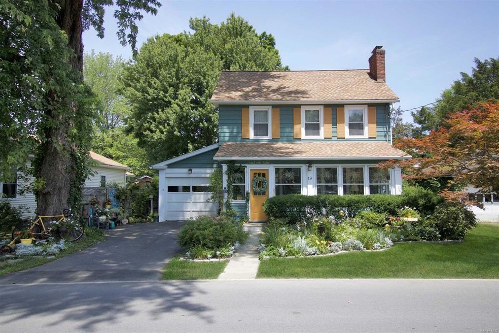 19 Prince St, Red Hook, NY 12571 - photo 1