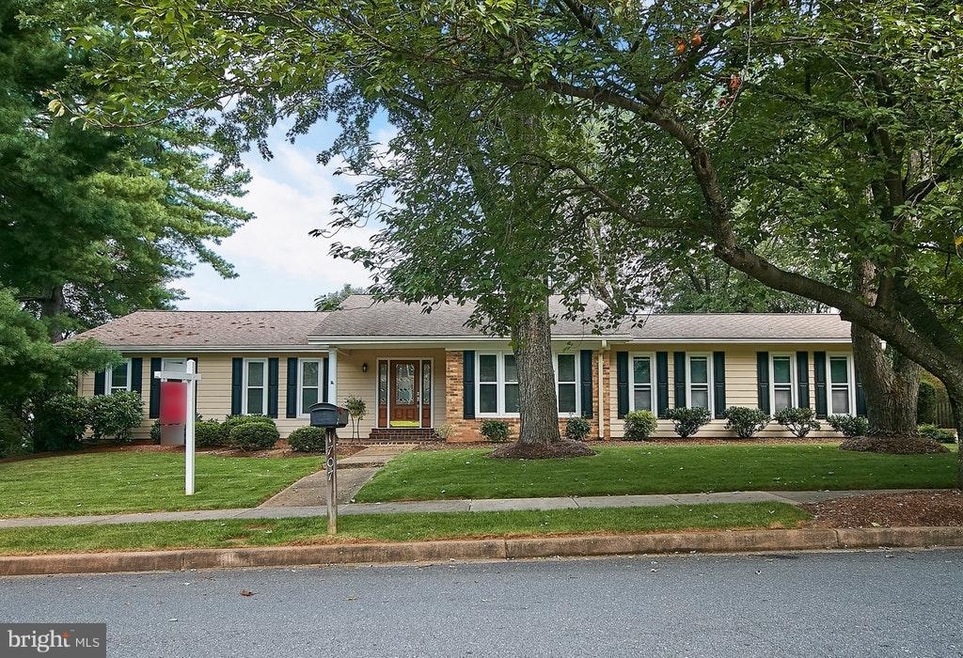 1707 Hicks Dr, Vienna, VA 22182 - photo 1