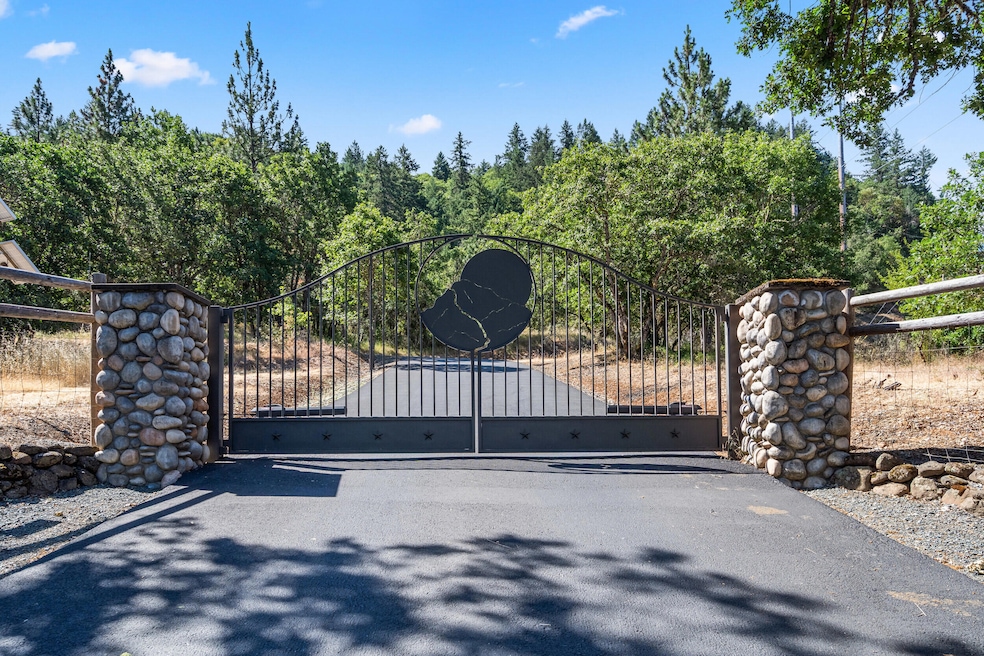 3039 pearce park rd, grants pass-09