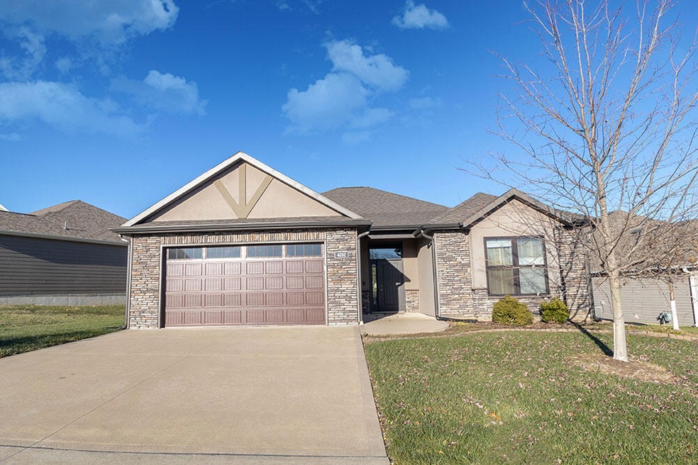 4202 Meadow View Dr, Columbia, MO 65201 - photo 1