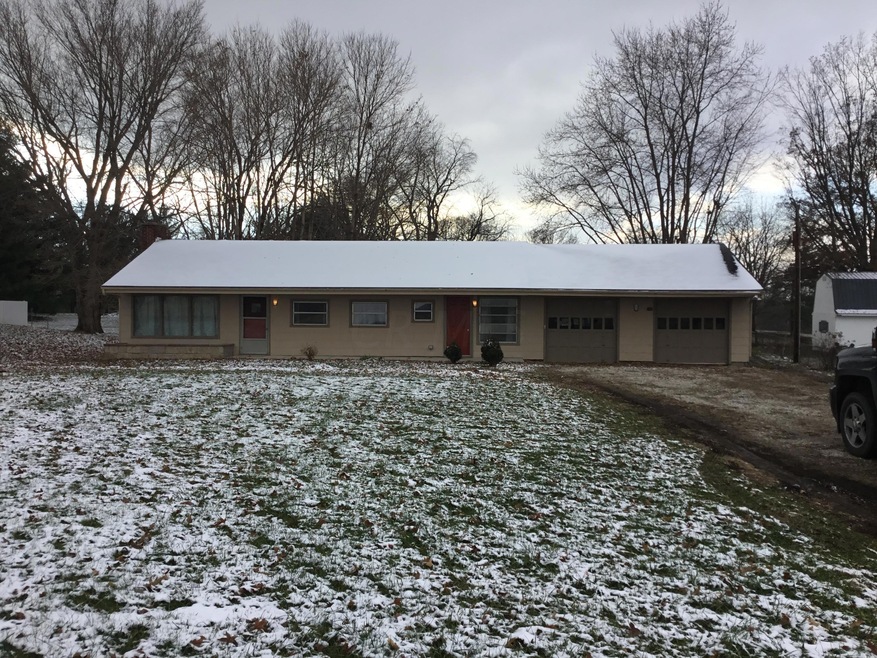 2445 N Court St, Circleville, OH 43113 - photo 1