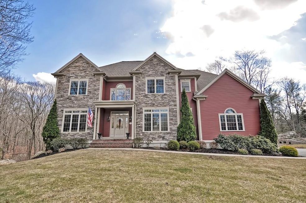 26 Hales Pond Ln, Wrentham, MA 02093 - photo 1