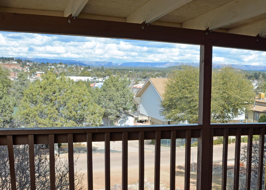 SPACIOUS DECK & RIM VIEWS