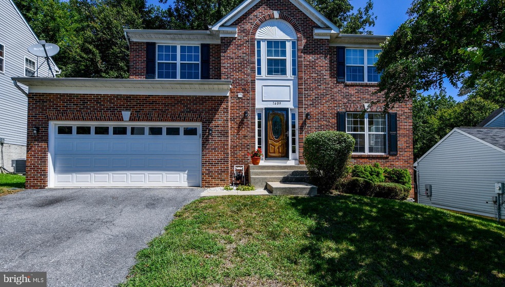 1609 Shady Glen Dr, District Heights, MD 20747 - photo 1