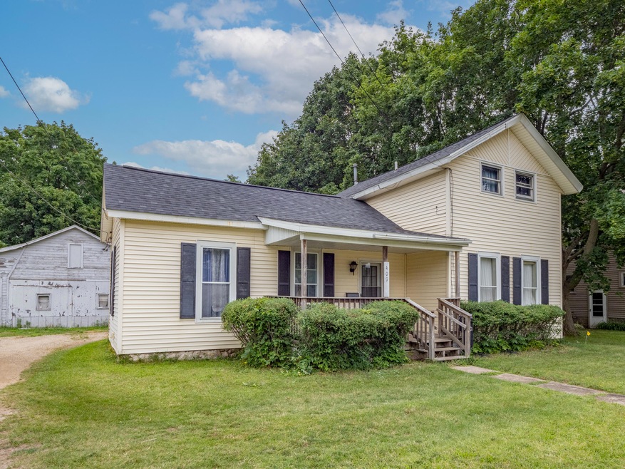 409 E Allegan St-101