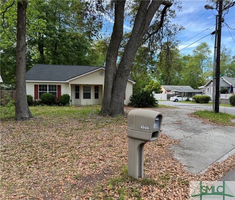 Investor's special in highly desirable Sandfly Com