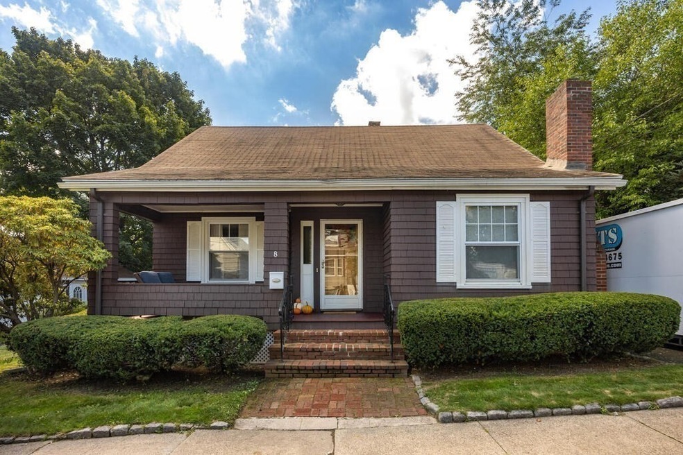 8 Horton St, Saugus, MA 01906 - photo 1