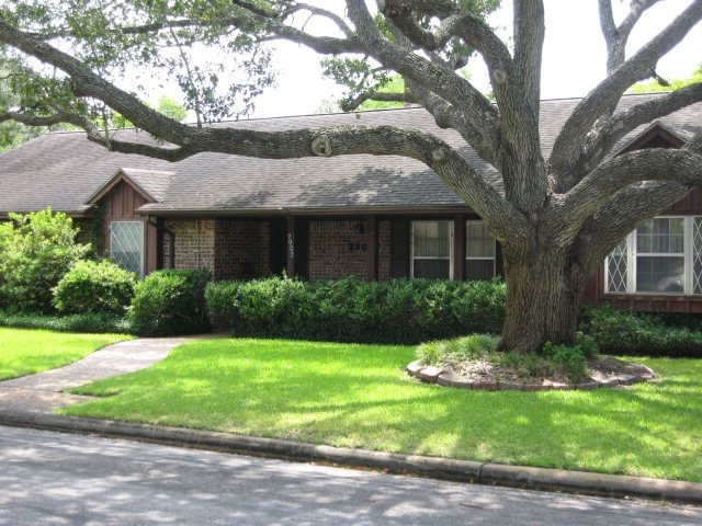 2902 Del Monte Ave, Bay City, TX 77414 - photo 1