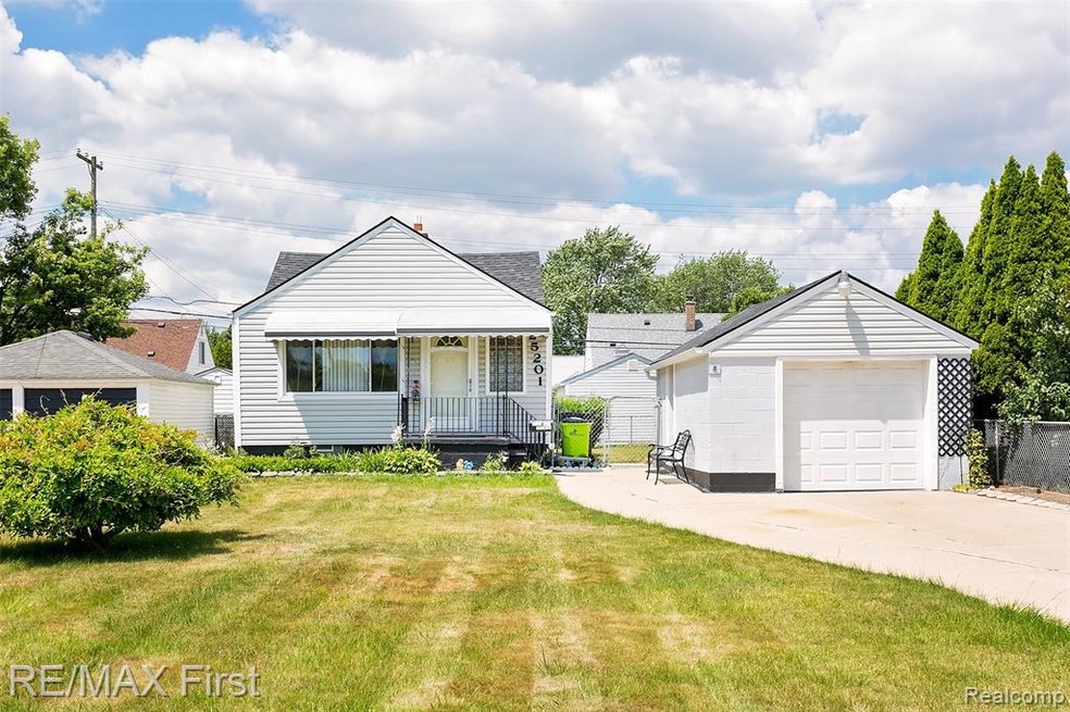 25201 Ford St, Roseville, MI 48066 - photo 1